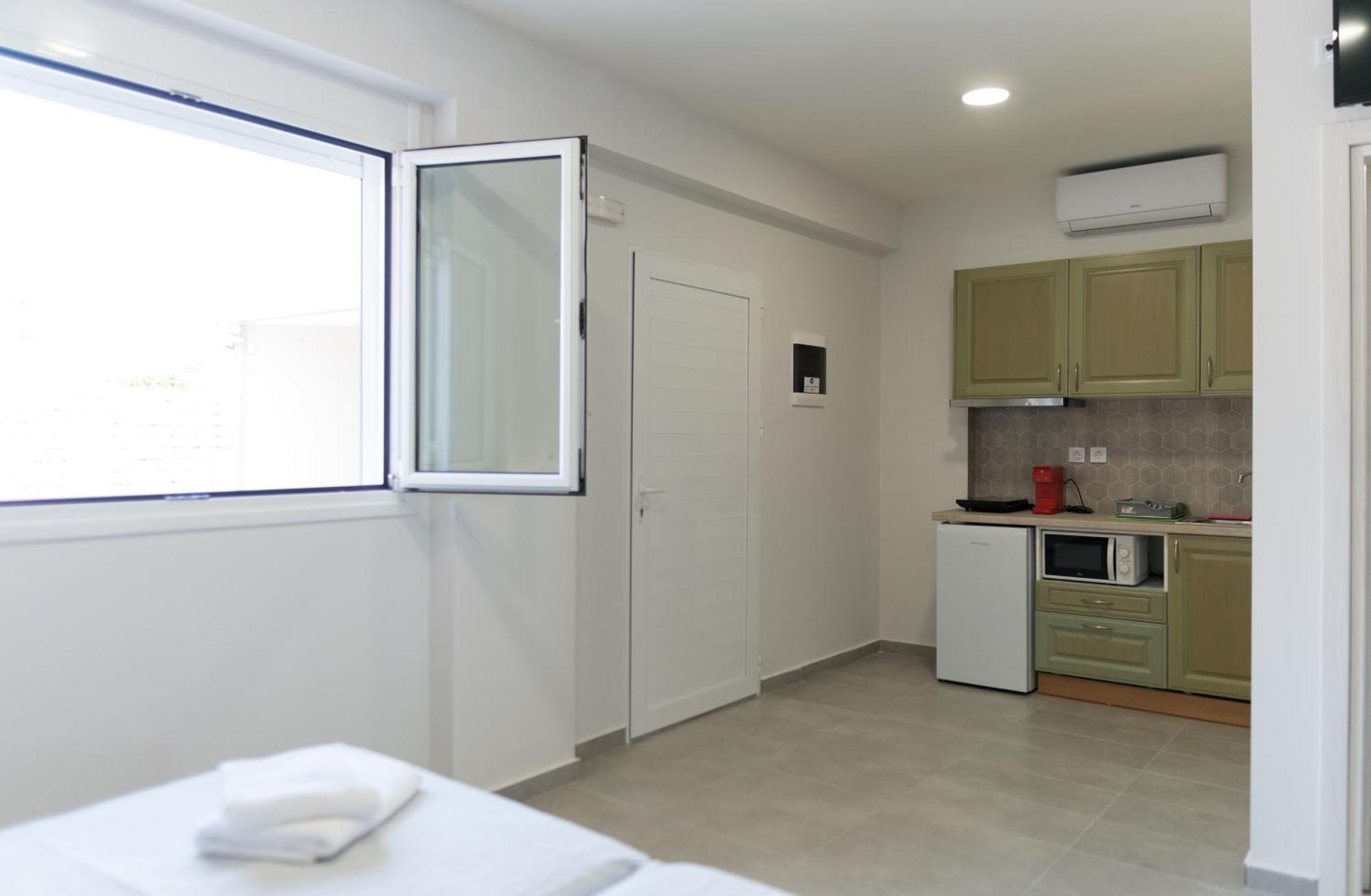 Dion Apartments Laganas Luaran gambar